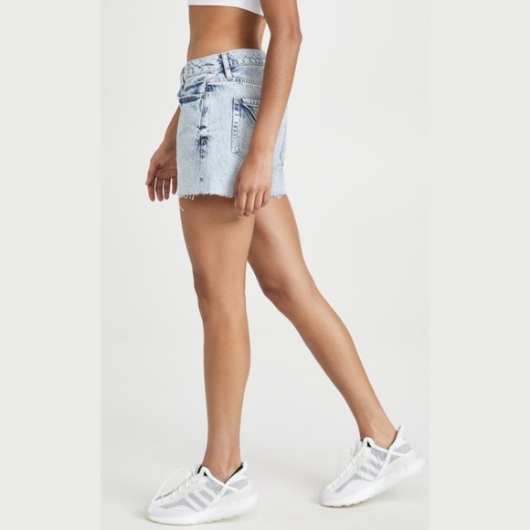 đť…şframe Le Simone Short Light Acid Wash Cut Off Raw hem High Rise Jean Shorts 24 - Picture 4 of 11